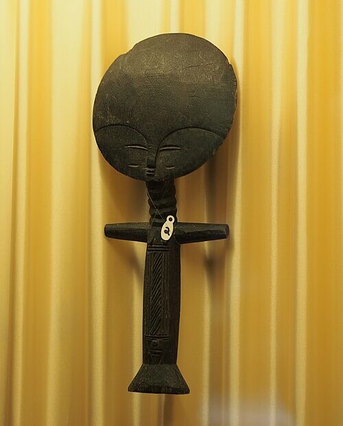 Drewniana figurka Akuaba